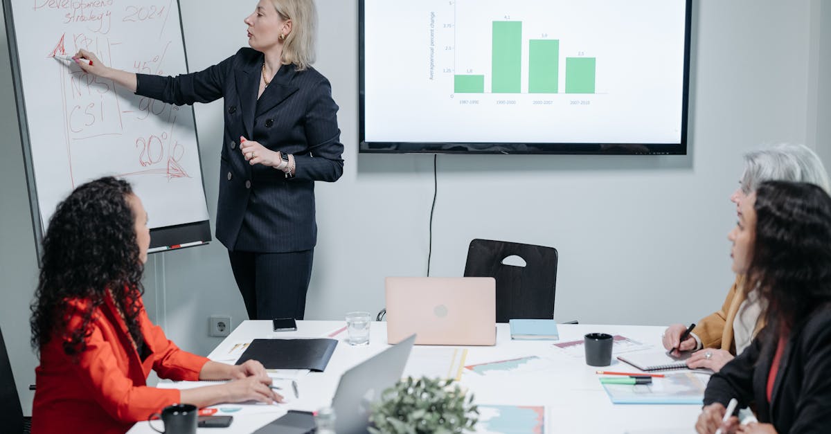 华夏修魔世界：自媒体新手注册什么账号