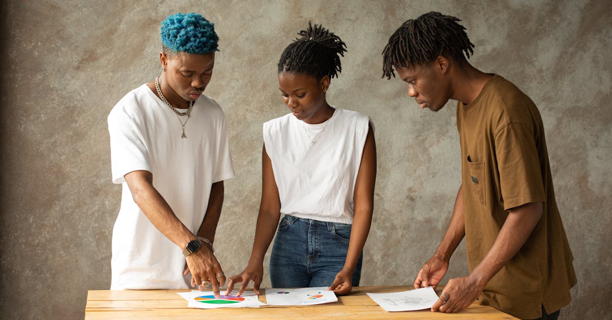 短信轰炸源码实名账号：乐盈彩app详情下载教程