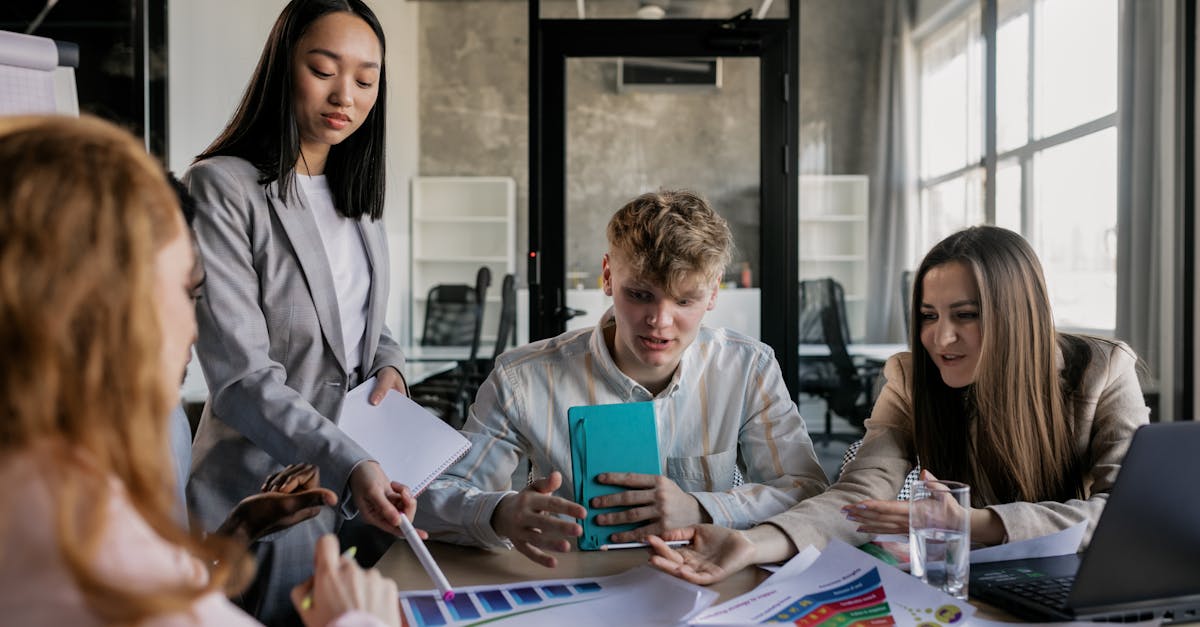 修魔世界：重庆单位社保代理服务平台