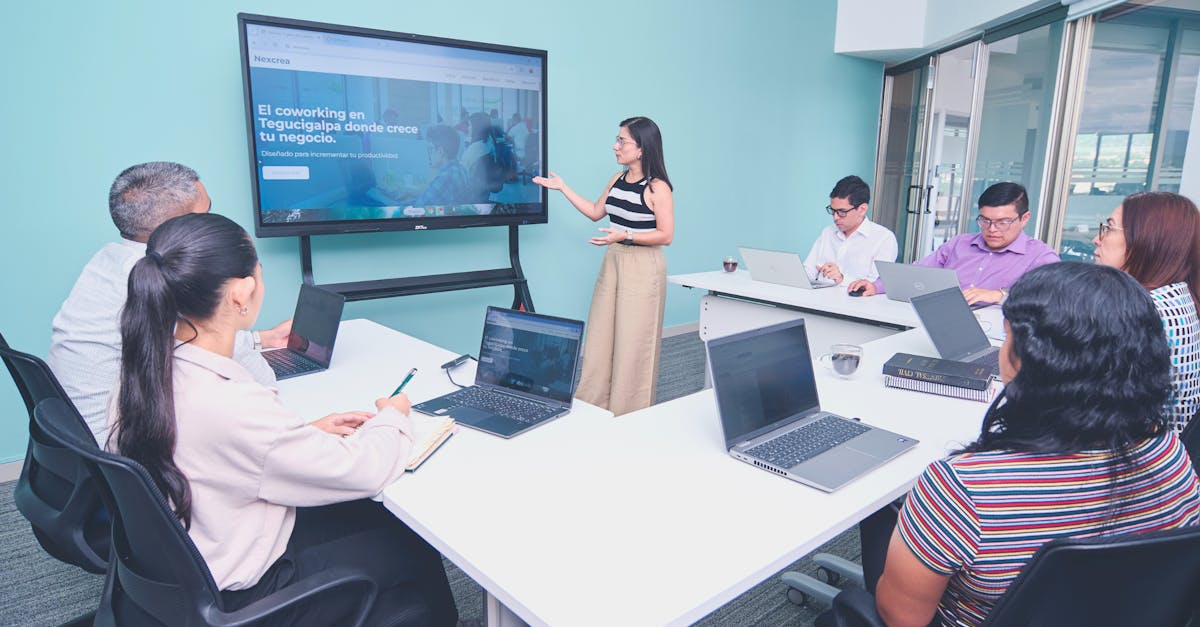 话机世界实名账号:装备网站购买平台